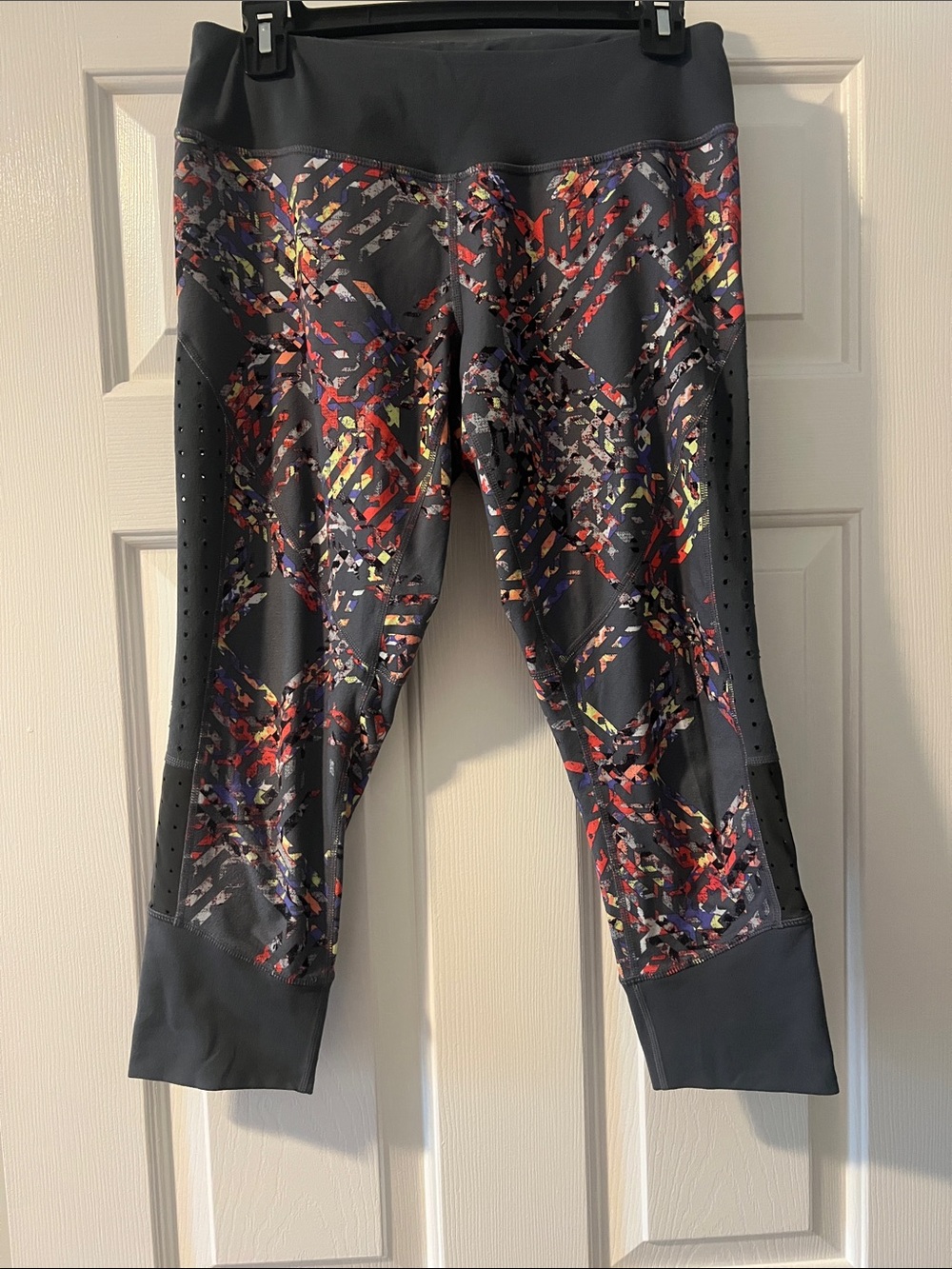 Zella Women's Multicolor Performance Capri Leggings
